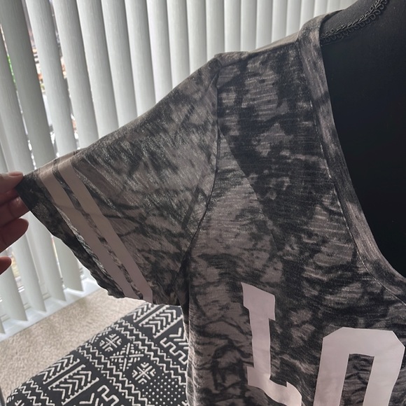 Reflex | V-Neck Burnout Graphic Tee - Picture 3 of 6